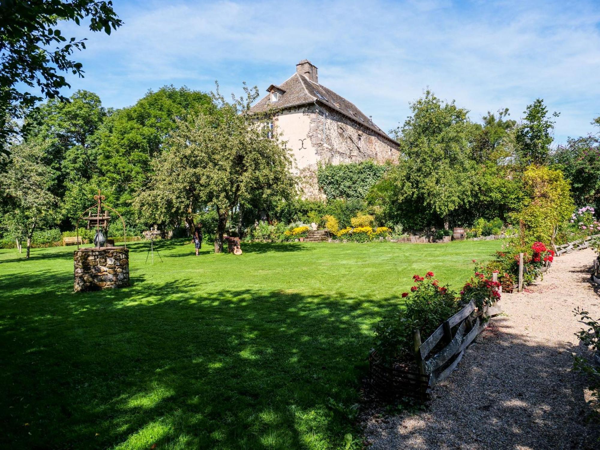 Chateau De Taussac Bed and Breakfast Mur-de-Barrez Buitenkant foto